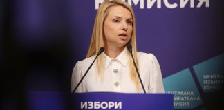 Часове преди балотажа ЦИК с препоръки за машинното гласуване